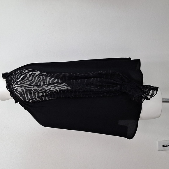 GiGiO USA Black Romantic Whimsigoth Sheer Zebra Balloon Sleeve Blouse Size M - Picture 7 of 10
